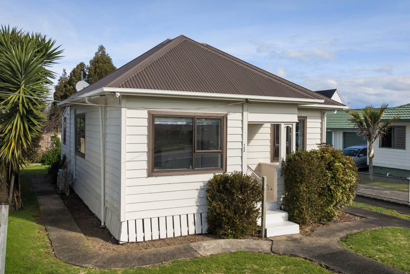 124 Fenton Street, Thames - Carousel 18