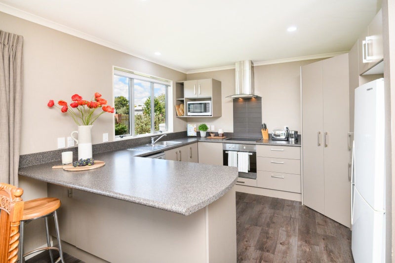 6 Angelina Way, Kelvin Grove, Palmerston North - Carousel 2