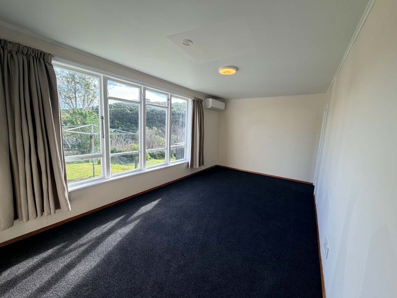 3 York Place, Cannons Creek, Porirua - Carousel 2