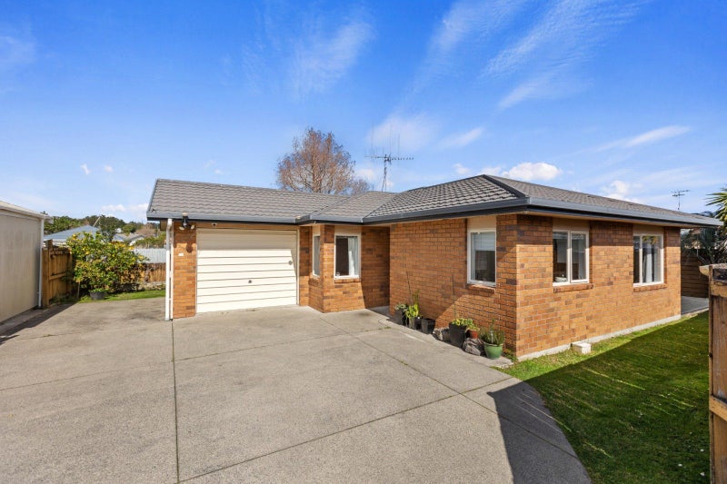20 Lisa Place, Brookfield, Tauranga - Carousel 1
