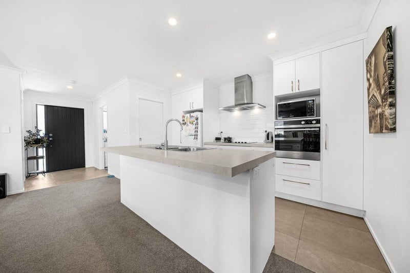 28 Regis Park Drive, Pukekohe, Pukekohe - Carousel 2