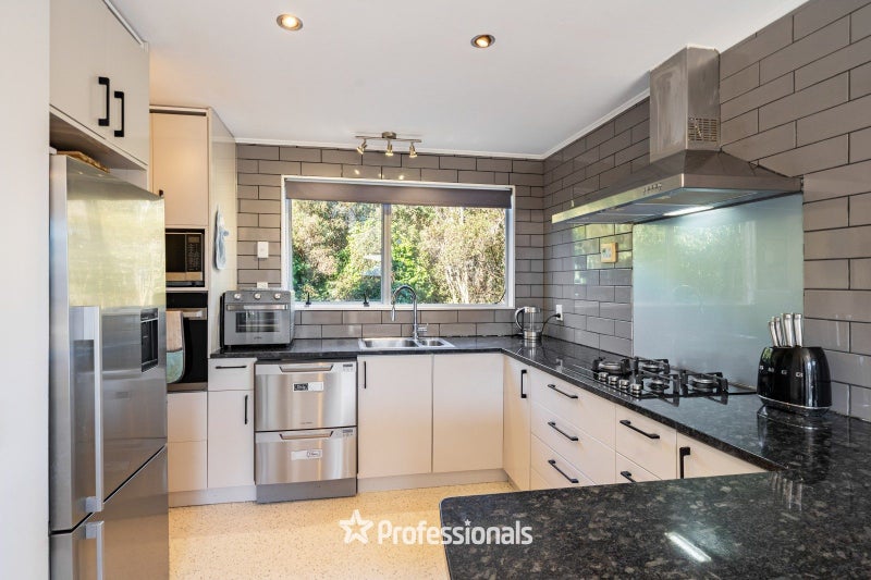 54 Lord Street, Stokes Valley, Lower Hutt - Carousel 2