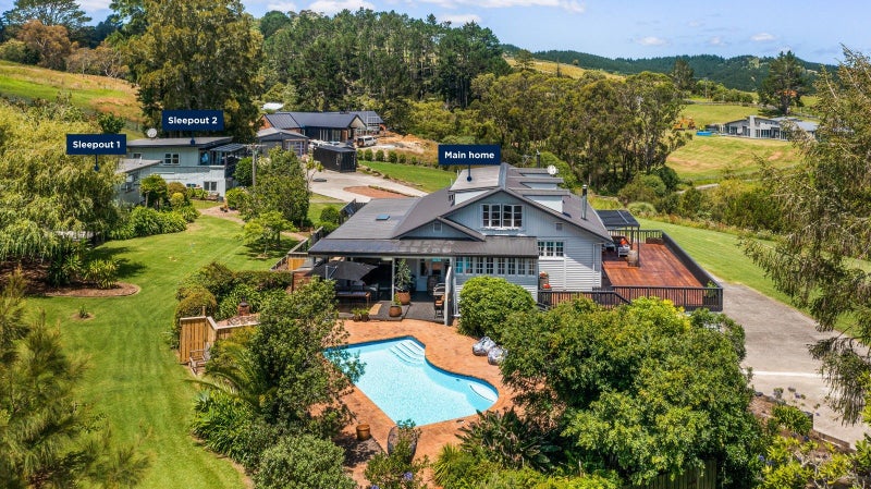 2 Pinestead Reach, Stillwater - Carousel 1