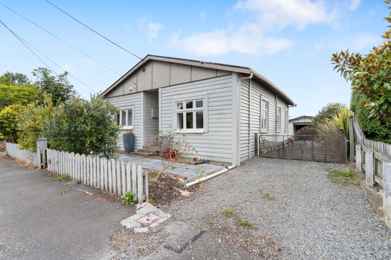 30 Cambridge Terrace, Masterton - Carousel 1