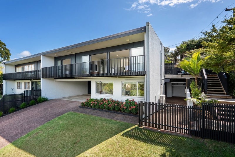 2/86 Seaview Road, Castor Bay, Auckland - Carousel 1