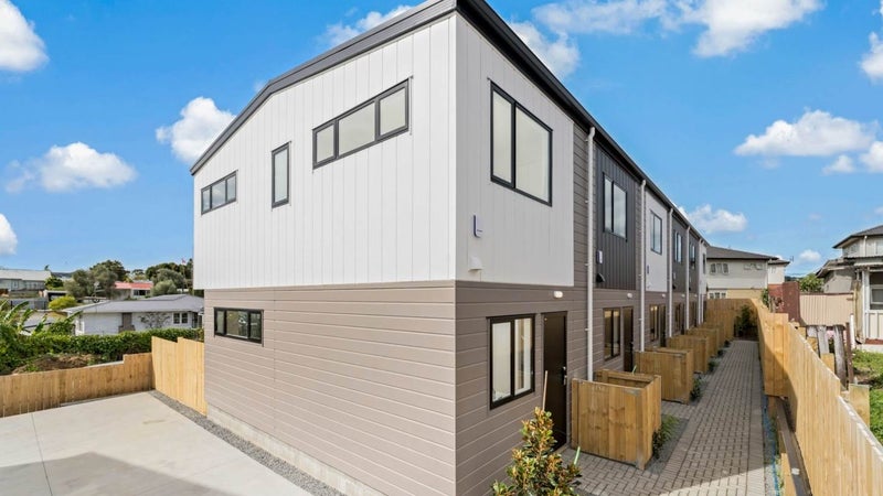 8/40 Saint Leonards Road, Kelston, Auckland - Carousel 1