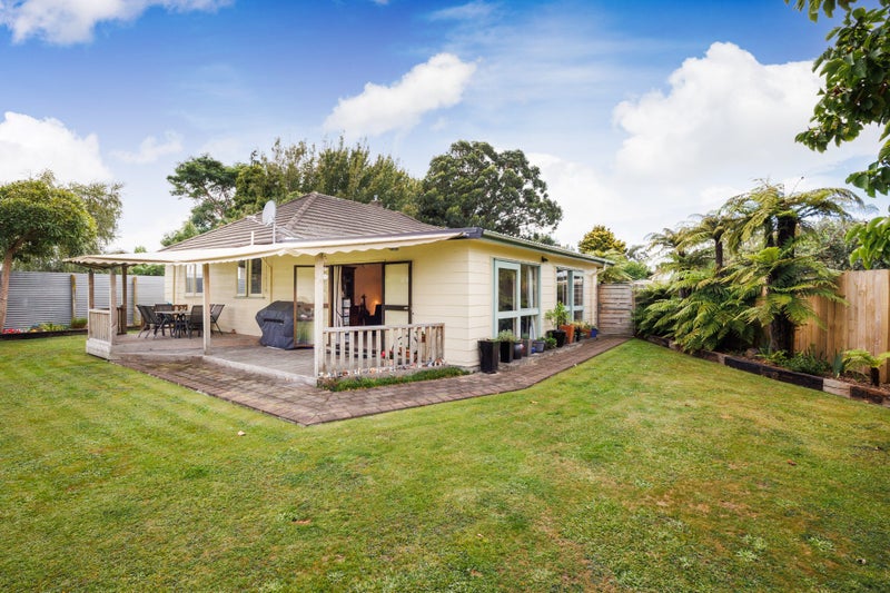 17 Tilbury Avenue, Hokowhitu, Palmerston North - Carousel 1