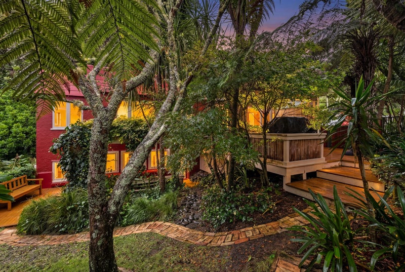 222 Godley Road, Titirangi, Auckland - Carousel 1