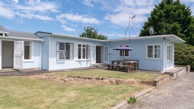 17 Drake Street, Waikawa Beach, Manakau - Carousel 1