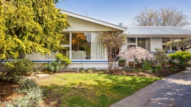 7 Rochford Place, Bryndwr, Christchurch - Carousel 1