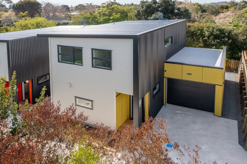77 Amohia Street, Paraparaumu - Carousel 2