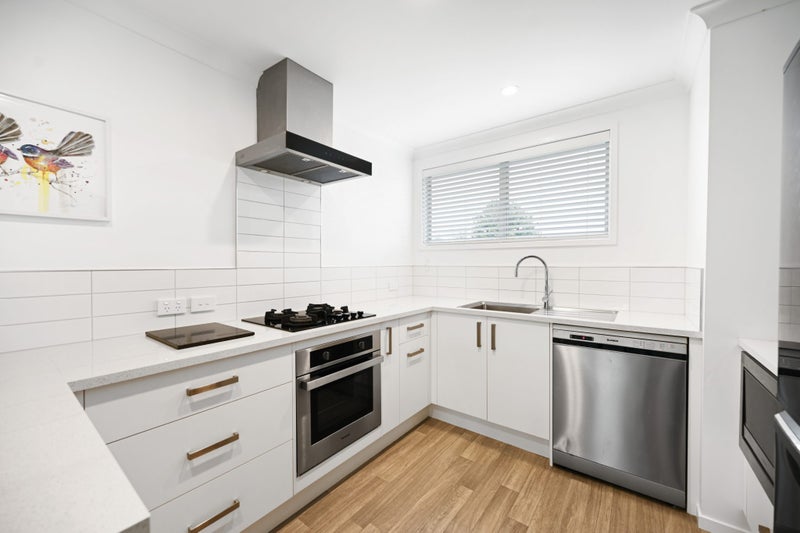 15 Lansdowne Crescent, Glenview, Hamilton - Carousel 2