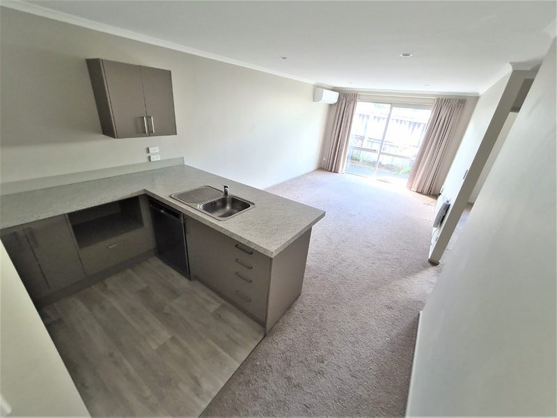 2/3 Edgecumbe Street, Whitiora, Hamilton - Carousel 1
