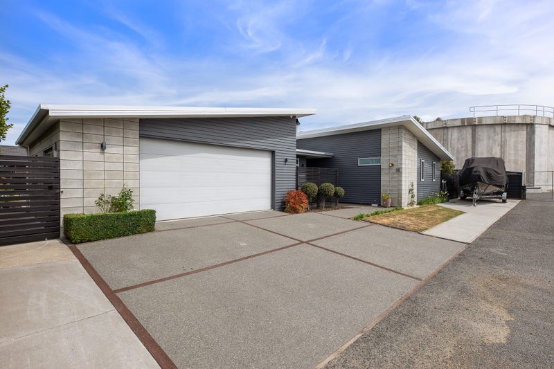 26 River Terrace, Renwick - Carousel 38