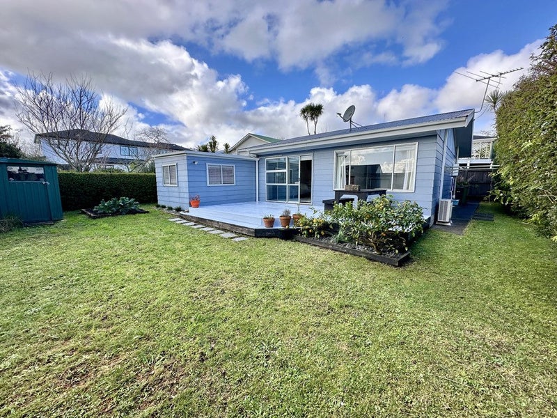 23A Stewart Road, Mount Albert, Auckland - Carousel 1