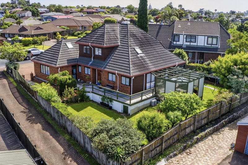 14 Channing Crescent, Botany Downs, Auckland - Carousel 38