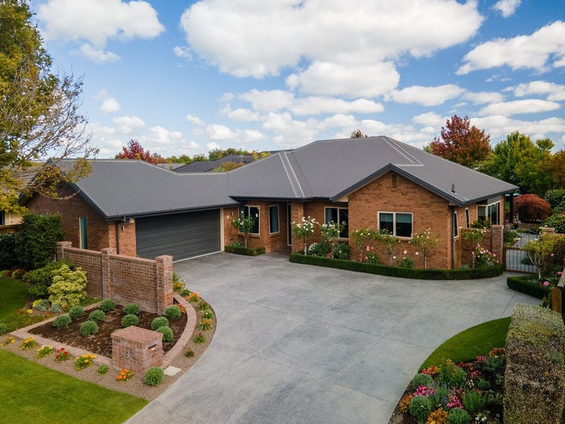 263 Southfield Drive, Lincoln, Lincoln - Carousel 1