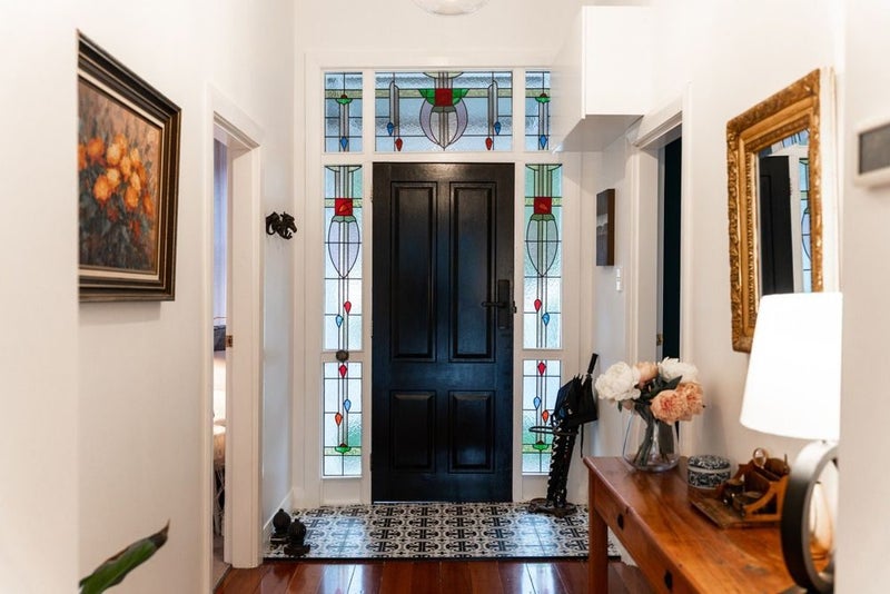 2 Shannon Street, Mount Victoria, Wellington - Carousel 2