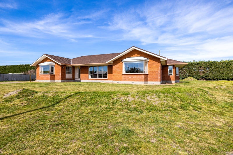 2 Haydon Place, Amberley, Amberley - Carousel 2