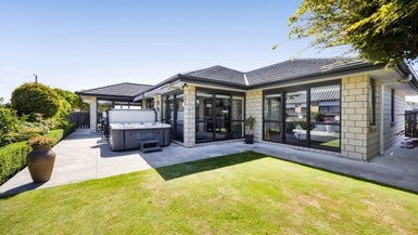 5A Maire Street, Hawera - Carousel 1