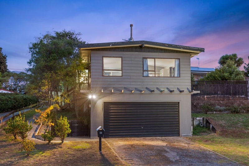 48 Campbell Avenue, Paraparaumu - Carousel 1