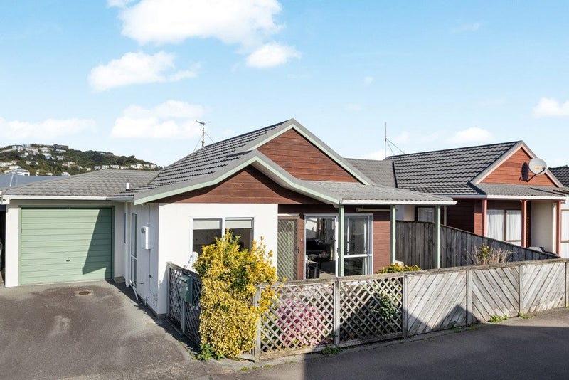 30 Macalister Place, Miramar, Wellington - Carousel 1