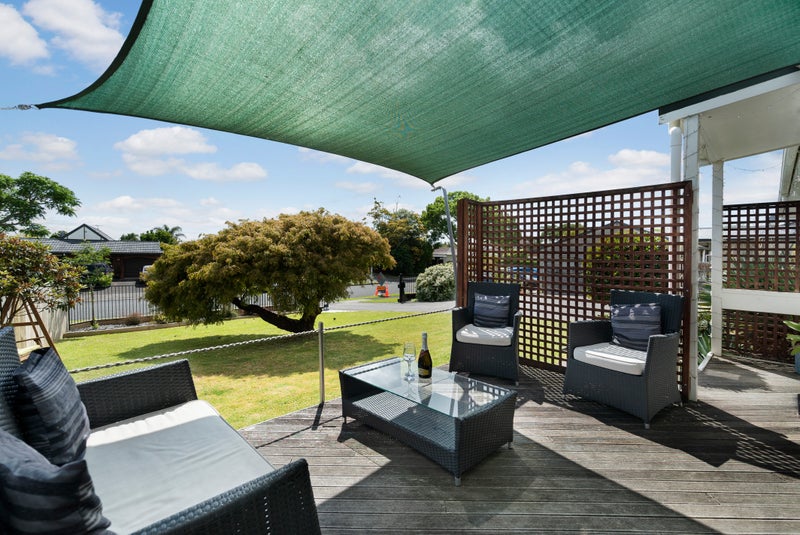 56 Lakeside Drive, Pahurehure, Papakura - Carousel 1