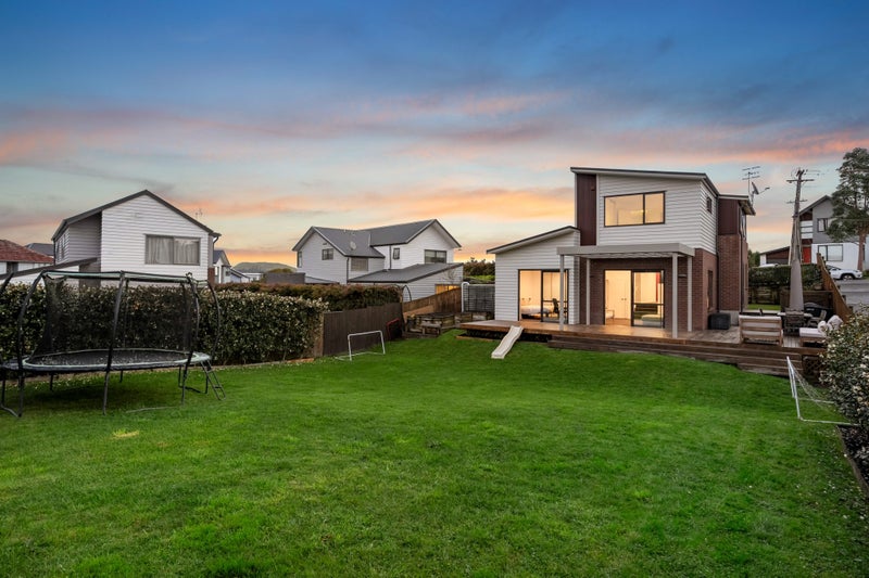 70 Castledine Crescent, Glen Innes, Auckland - Carousel 2