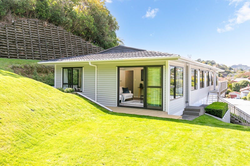 31 Chamberlain Road, Karori, Wellington - Carousel 1