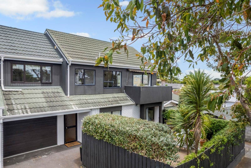 2/42 Shackleton Road, Mount Eden, Auckland - Carousel 1
