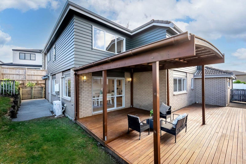 98 Medallion Drive, Oteha, Auckland - Carousel 2