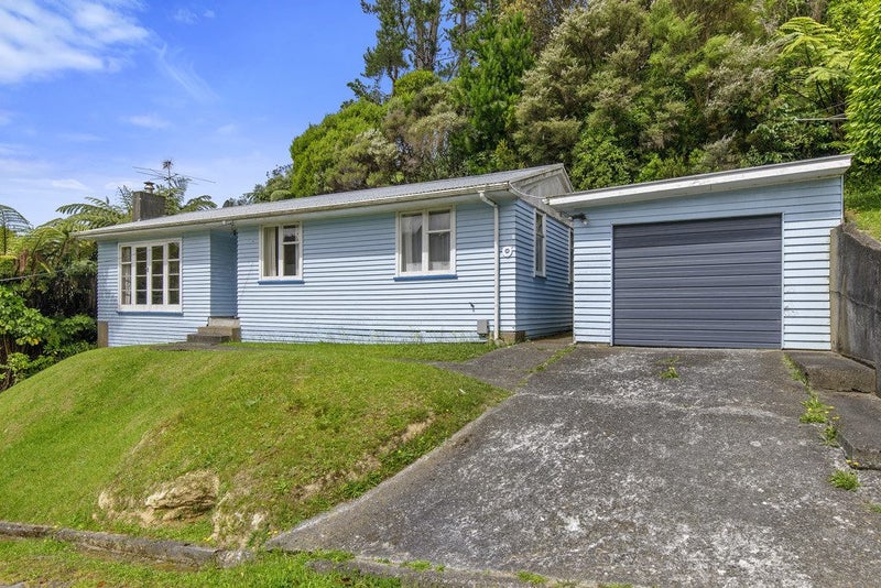 7 Thomson Grove, Stokes Valley, Lower Hutt - Carousel 1