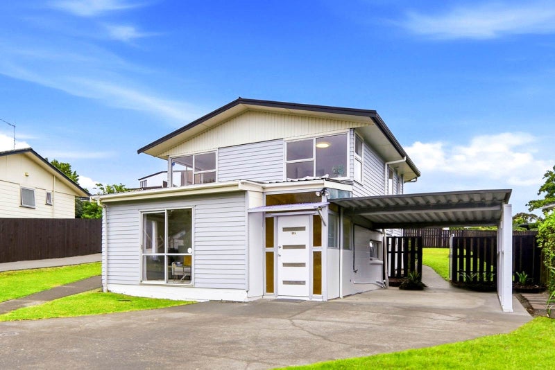 19 Salamanca Road, Sunnynook, Auckland - Carousel 1