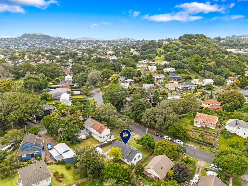 64 McCullough Avenue, Three Kings, Three Kings - Carousel 16