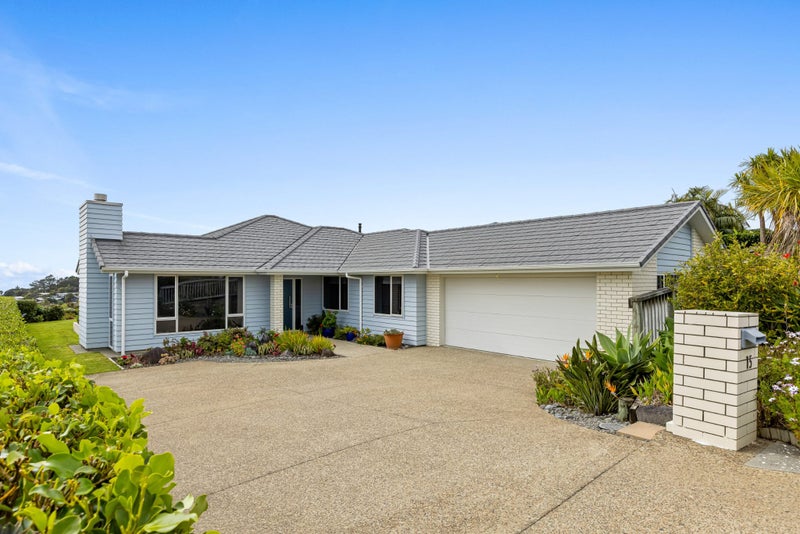15 Seaview Crescent, Hatfields Beach, Orewa - Carousel 1
