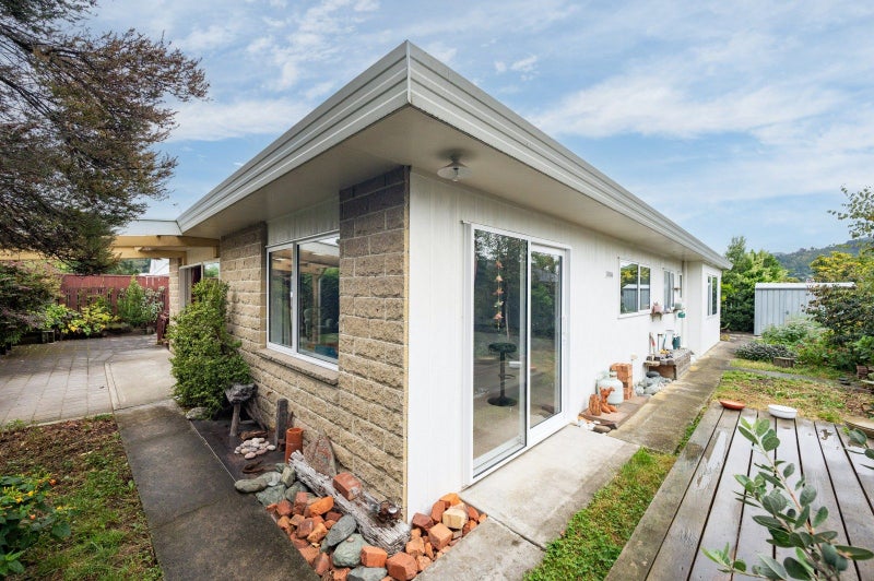 9 Sovereign Street, The Wood, Nelson - Carousel 2