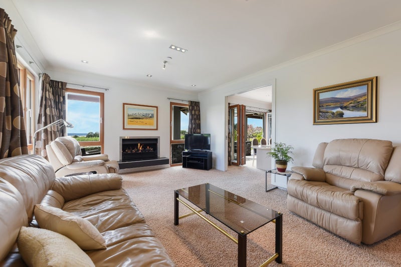 55 Redvale Road, Redwood Valley - Carousel 2