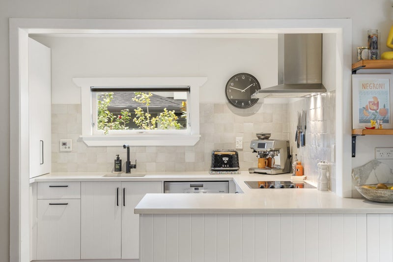 2/3 Haig Avenue, Three Kings, Auckland - Carousel 2