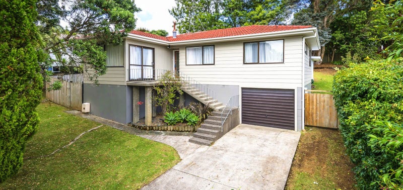 55 Oaktree Avenue, Browns Bay, Auckland - Carousel 1