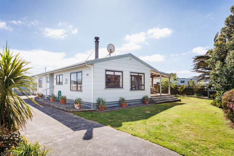 18 Thomas Place, Foxton Beach, Foxton - Carousel 1