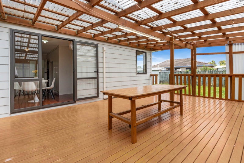 2/141 Canal Road, Avondale, Auckland - Carousel 1