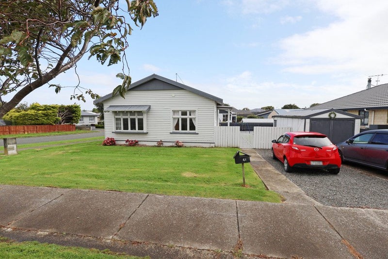 44 Margaret Street, Glengarry, Invercargill - Carousel 1