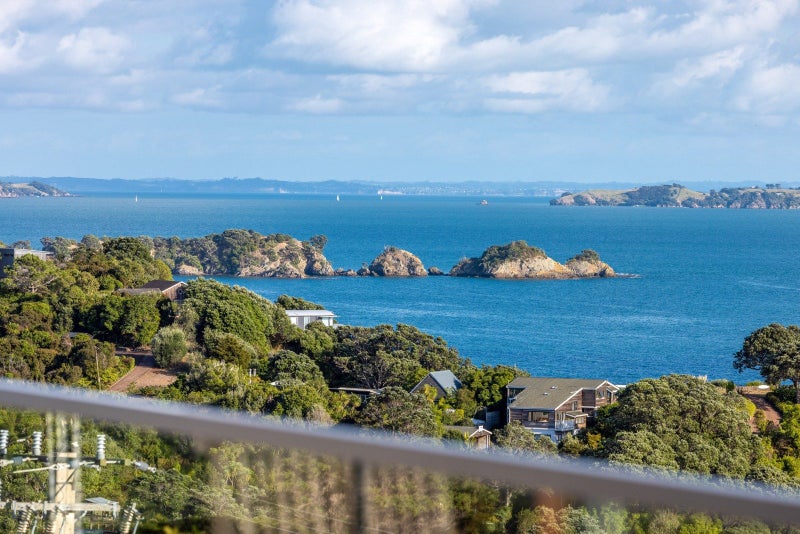 21 Great Barrier Road, Enclosure Bay, Waiheke Island, Auckland - Carousel 1