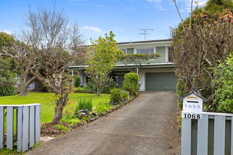 1068 Whangaparaoa Road, Tindalls Beach, Whangaparaoa - Carousel 2