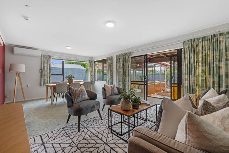2/60 Vivian Wilson Drive, Eastern Beach, Auckland - Carousel 1