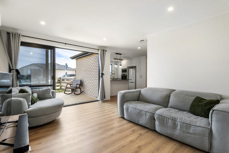 17 Omahuru Road, Glenbrook - Carousel 25