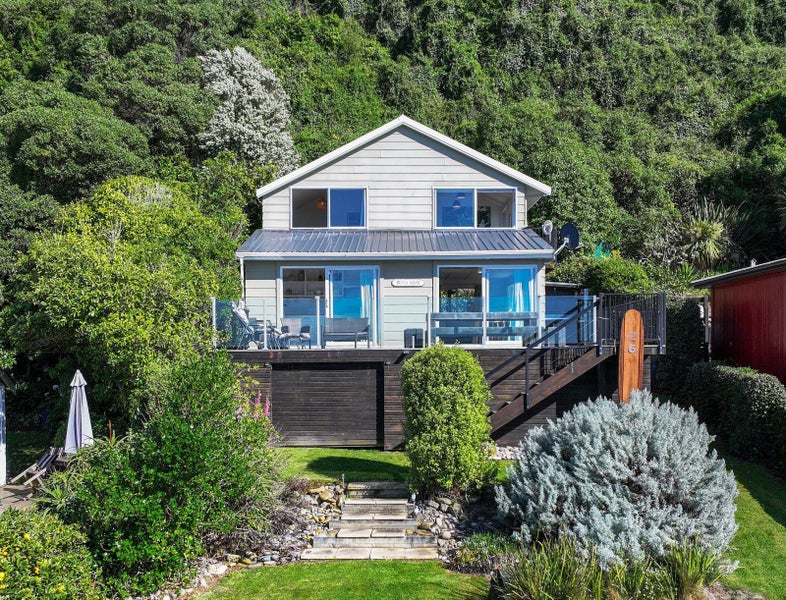 26 Moody Street, Gore Bay, Cheviot - Carousel 1