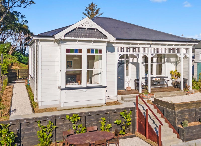 55 Fairview Crescent, Kelburn, Wellington, Wellington - Carousel 1