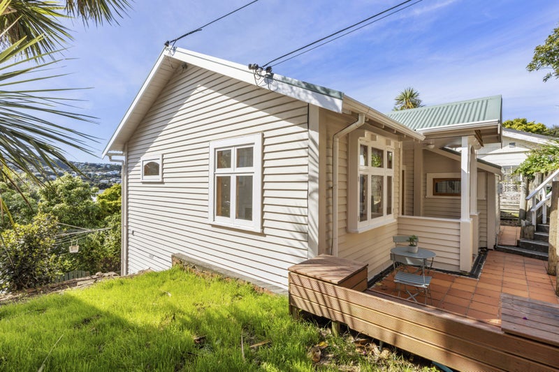 63 Rhine Street, Island Bay, Wellington - Carousel 1