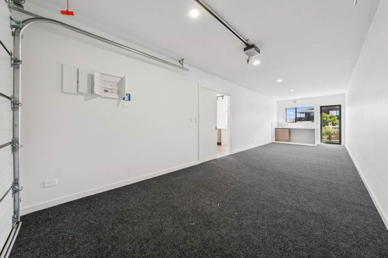 2C Rangitoto Terrace, Milford, Auckland - Carousel 13